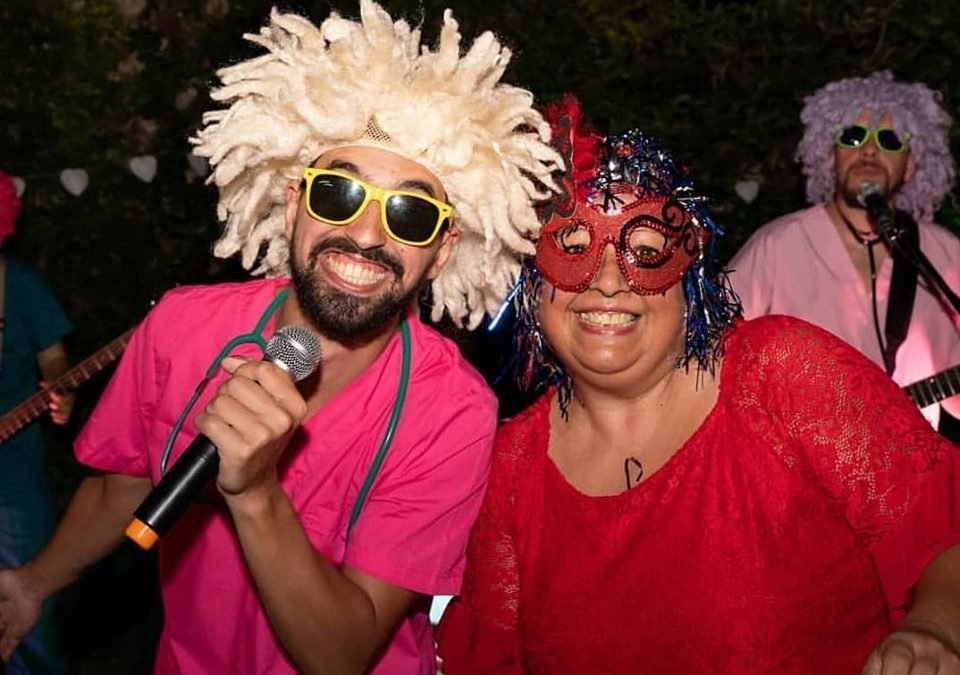 Banda de Covers para Cumpleaños de 18: Celebra Tu Mayoría de Edad con Estilo